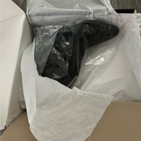 BRAND NEW Western Bootie - Picture 8 of 10